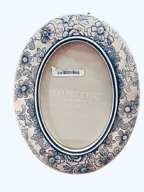 🆕- Shabby Chic Floral Oval Picture Frame in Cream and Blue. Size: 4x6